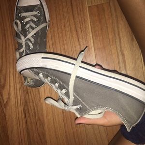 Grey low converse